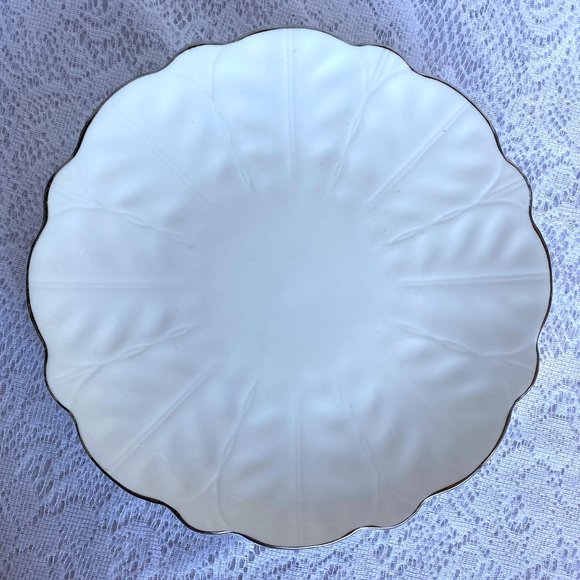 AYNSLEY “Spring Crocus” Dinner Plate - Glossy White, Platinum Trim - Picture 1 of 3